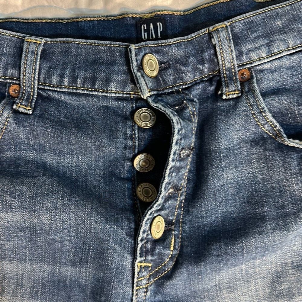 Gap Button down shorts Size 6 waist: 28 inches - Picture 3 of 12